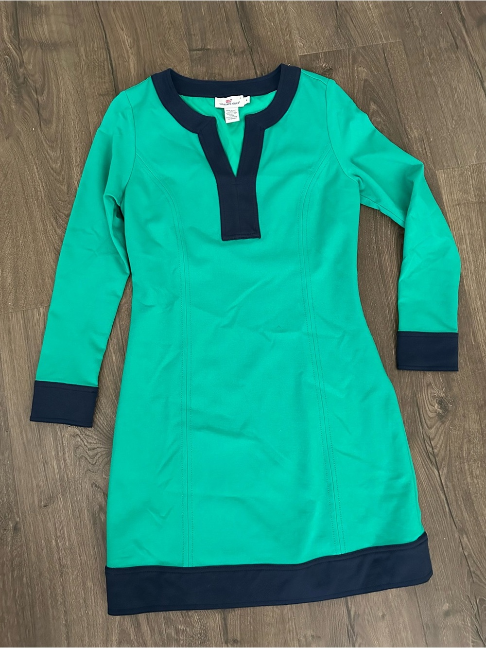 Vineyard Vines Green Dress with Navy Trim - Picture 2 of 5